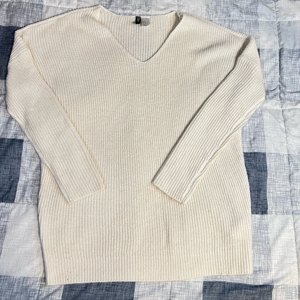 H&M Divided Off-White Ribbed Sweater
